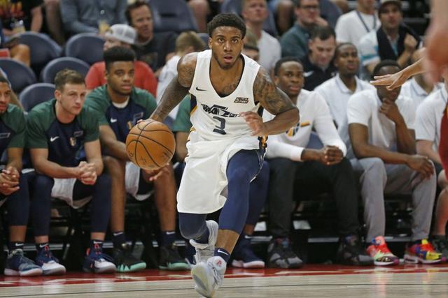 王哲林35+16上海胜同曦 贺希宁31分深圳胜北控