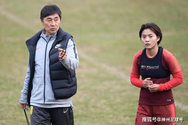 申花葬送好局 最痛苦的不是教练和球员 而是他们