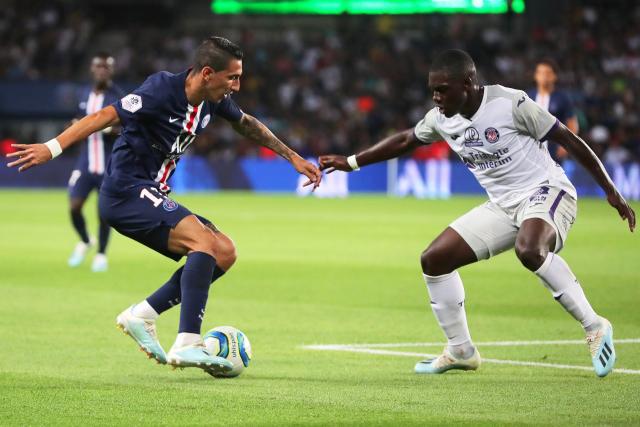 附加赛-湖人险胜鹈鹕晋级季后赛 首轮对阵掘金